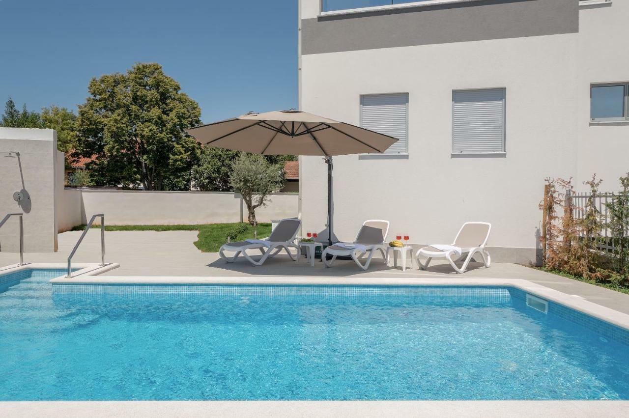 Viras Luxury Holiday プーラ エクステリア 写真